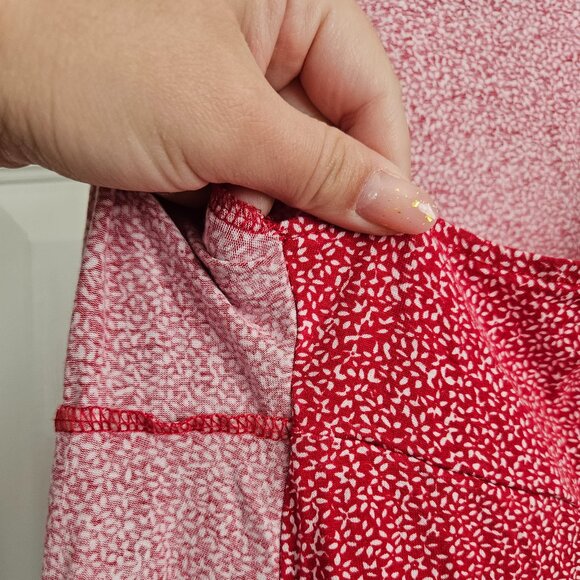 Hollister California - Size M - Made in Turkey - Red & White Floral Dress - Picture 8 of 12